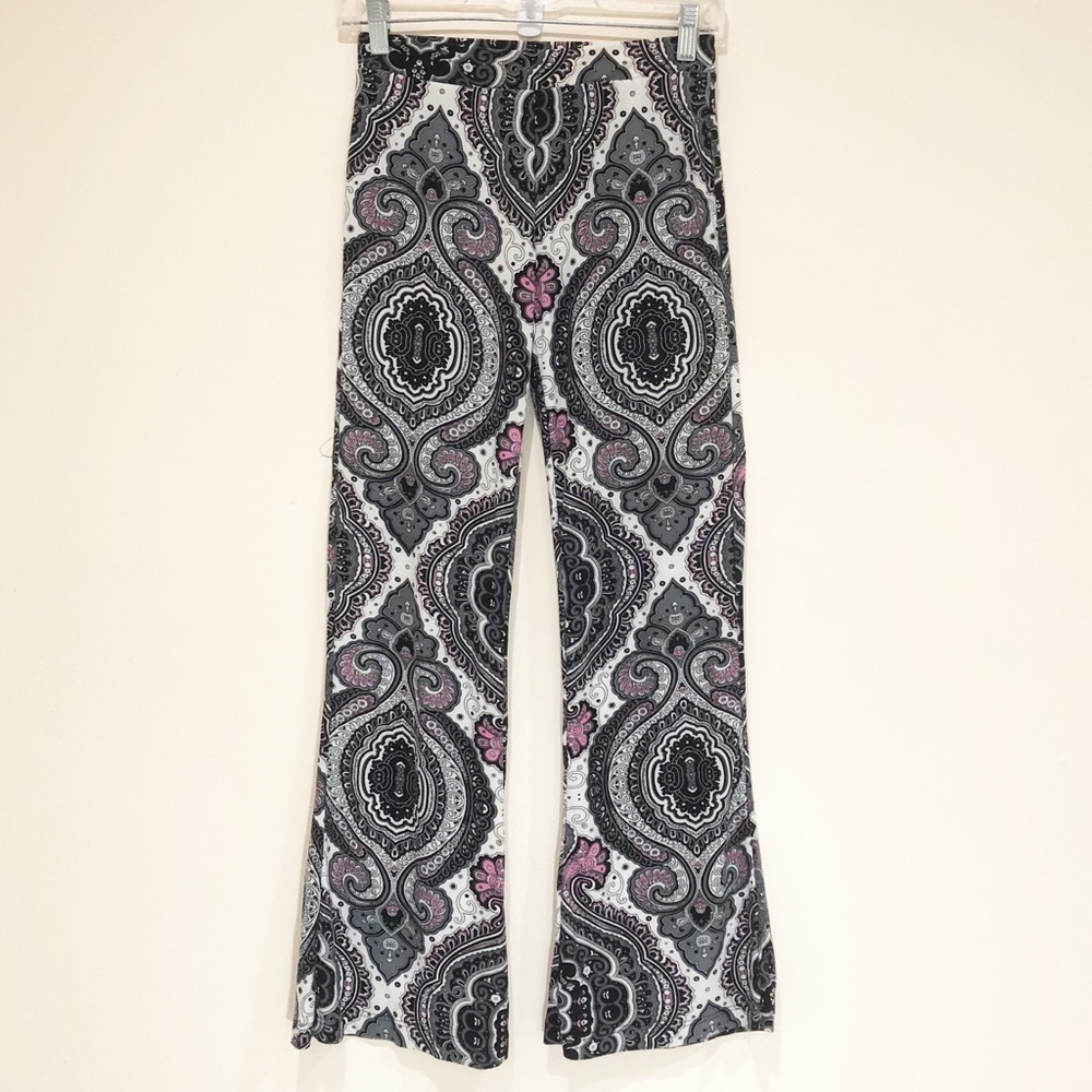 Sosho‎ Semi Flared Knit Printed Pants fits S/M